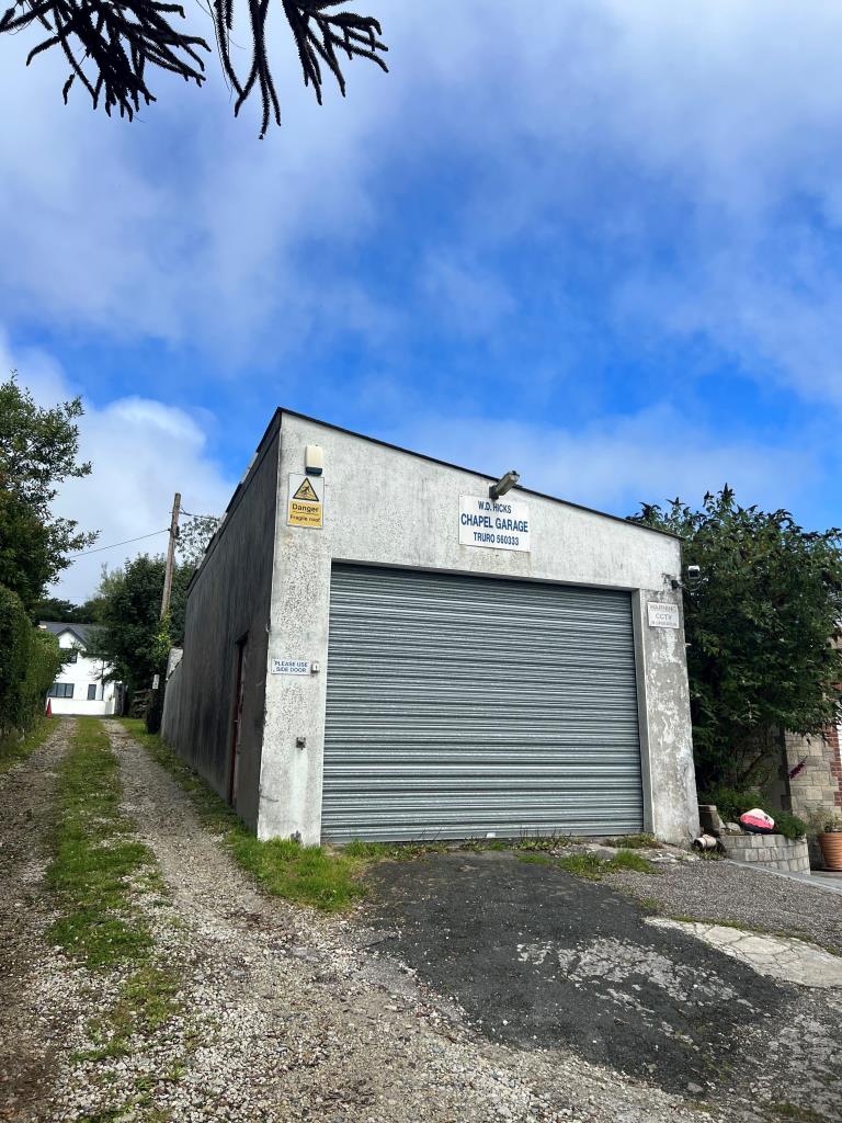 Lot: 174 - DETACHED FORMER GARAGE WITH DEVELOPMENT POTENTIAL -